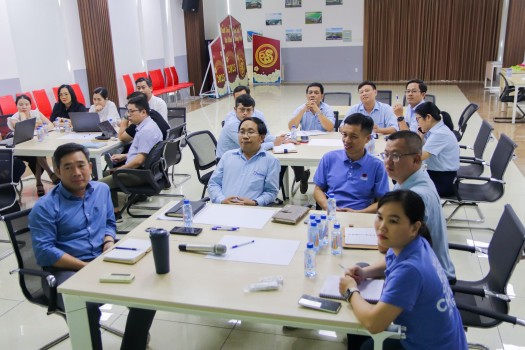 viet-huong-group-to-chuc-khoa-dao-tao-ung-dung-ma-tran-raci-va-smart-goal-trong-giao-viec-va-bao-cao